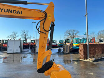 2020-hyundai-r60vs-1408252-45058747