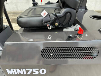 2025-wolf-mini-750-1408262-45059136