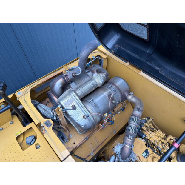 2016 Caterpillar 320FL-45060797