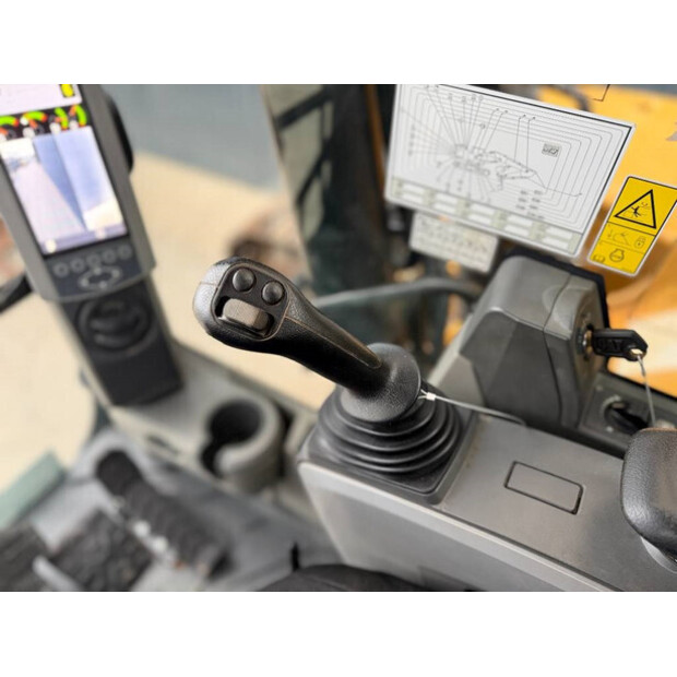 2016 Caterpillar 320FL-45060818