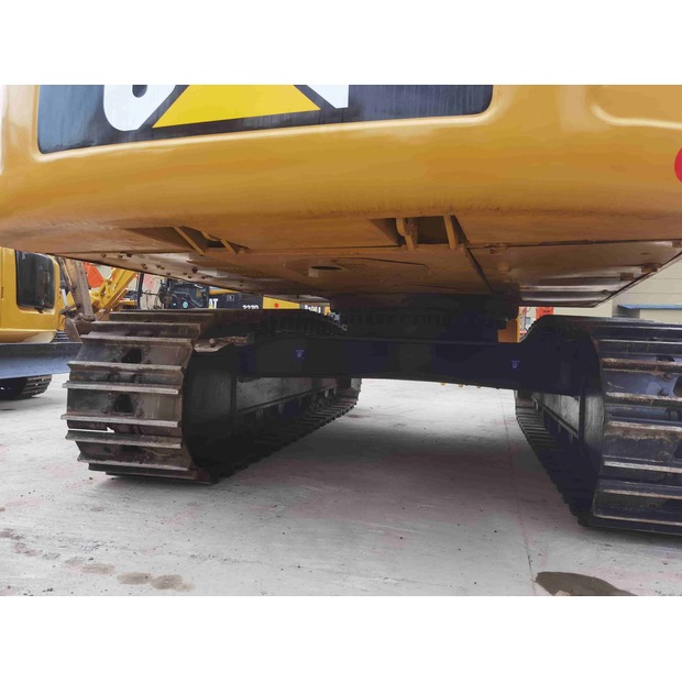 2023 Caterpillar 330D2-45063147