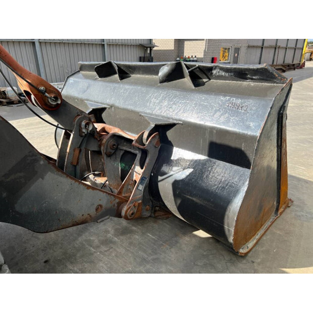 2011 Volvo L90F-45063968