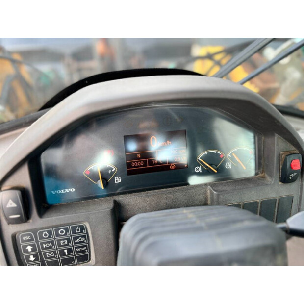 2011 Volvo L90F-45063974