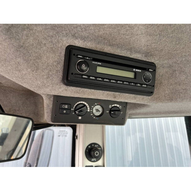 2011 Volvo L90F-45063979