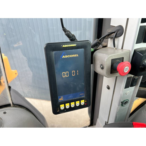 2011 Volvo L90F-45063981