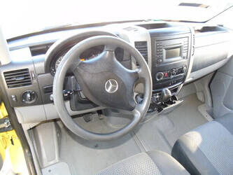 2013-mercedes-benz-sprinter-516-1408394-45064192