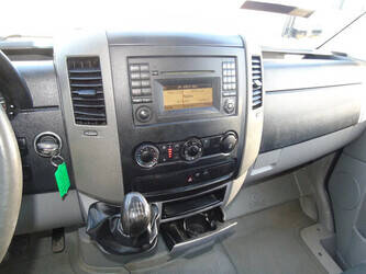 2013-mercedes-benz-sprinter-516-1408394-45064215