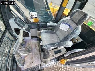 2025-hyundai-r210-1313526-45077343