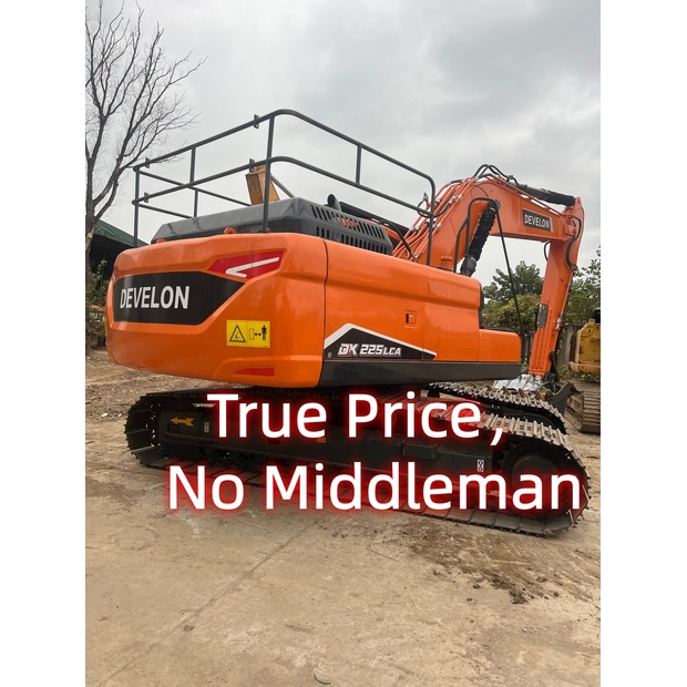 2024 Develon DX225LCA-45090302