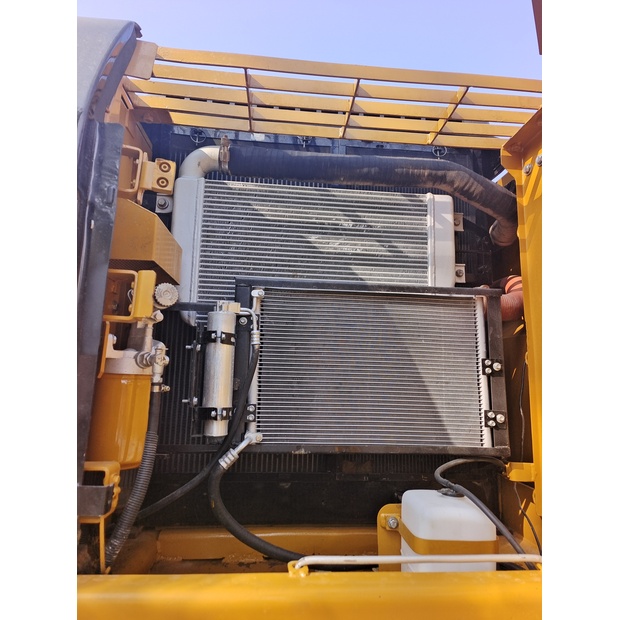 2024 Caterpillar 320D2-45090355