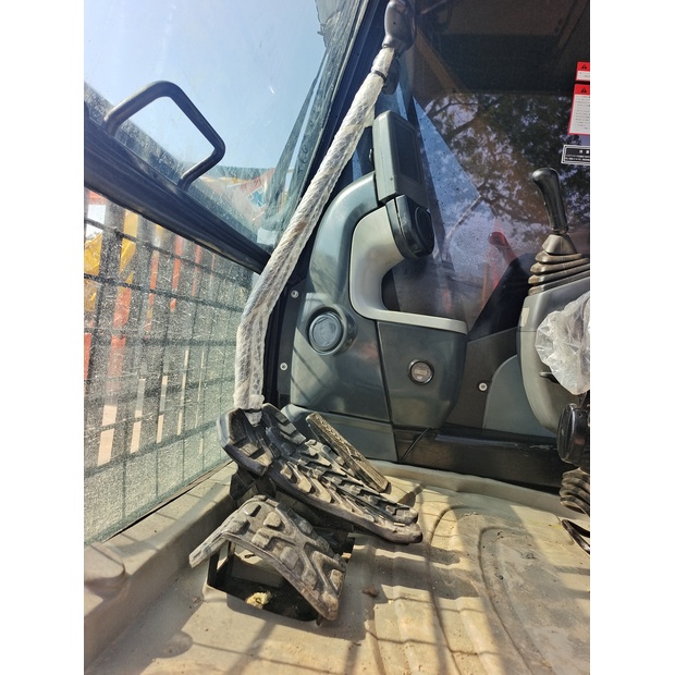 2024 Caterpillar 320D2-45090368