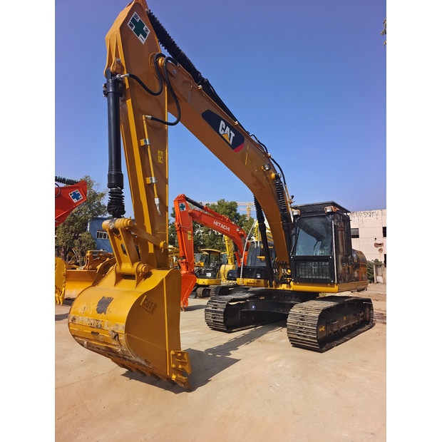 2024 Caterpillar 320D2-45090369