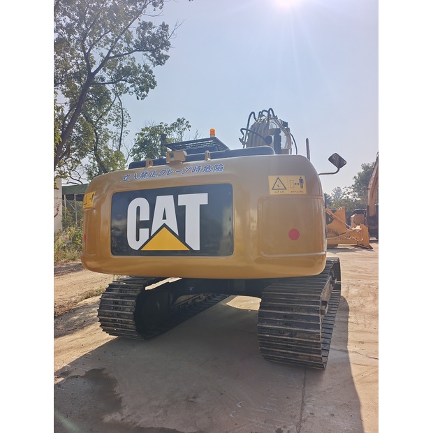 2024 Caterpillar 320D2-45090371