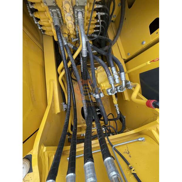 2021 Komatsu PC220-8N1-45090437