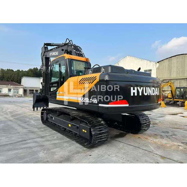 2021 Hyundai R220LC-9S-45091365