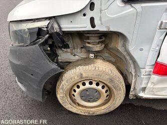 2020-mercedes-benz-vito-1408650-45106033