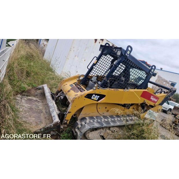 2011 كاتربيلر 259B3-45106134