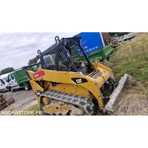 2011 كاتربيلر 259B3-45106135