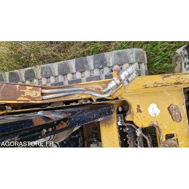 2011 كاتربيلر 259B3-45106138