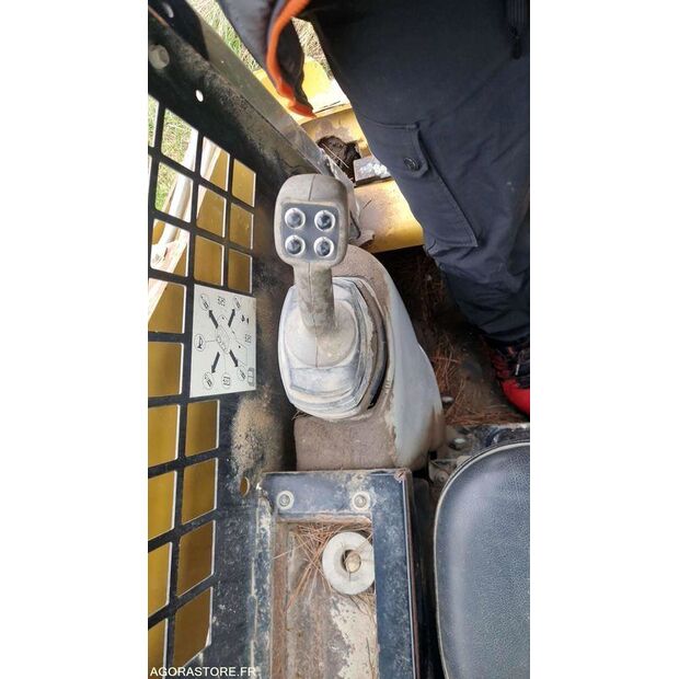 2011 كاتربيلر 259B3-45106143