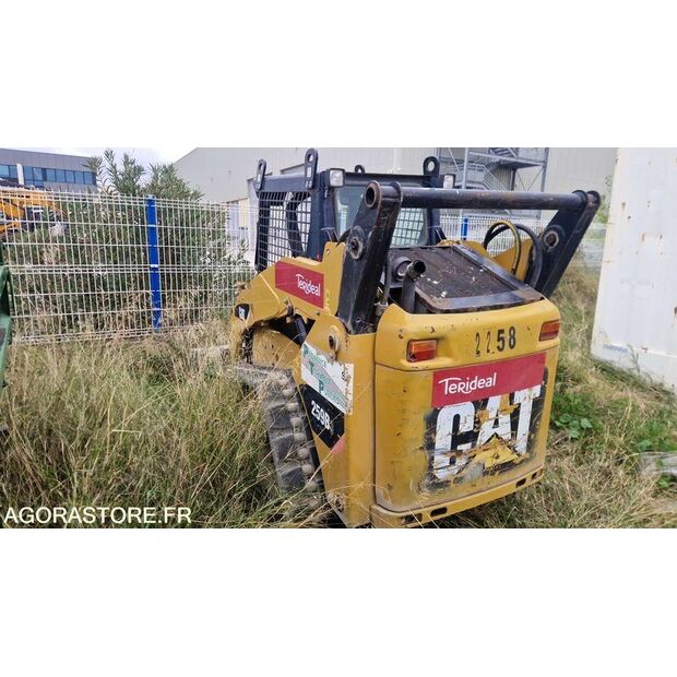 2011 كاتربيلر 259B3-45106147