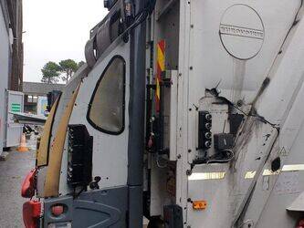 2014-renault-premium-340-1408662-45106160