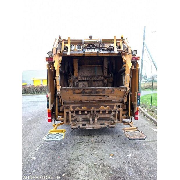 2009 Mercedes-Benz 1824-45106171