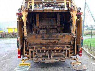 2009-mercedes-benz-1824-1408664-45106171