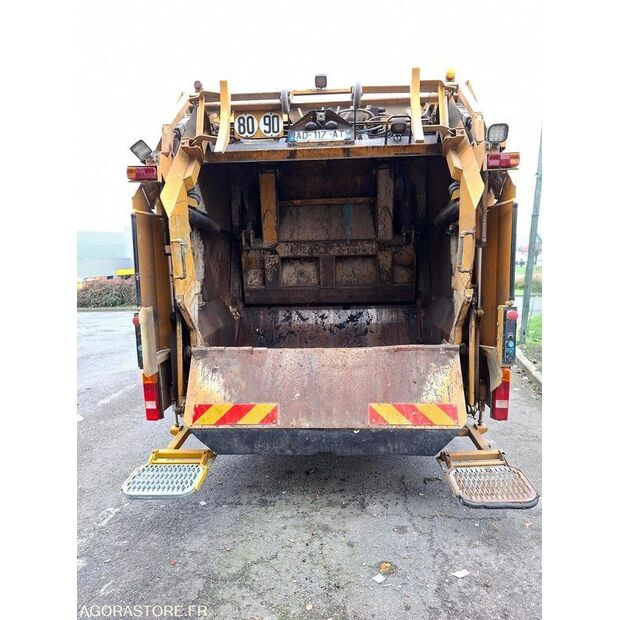 2009 Mercedes-Benz 1824-45106172