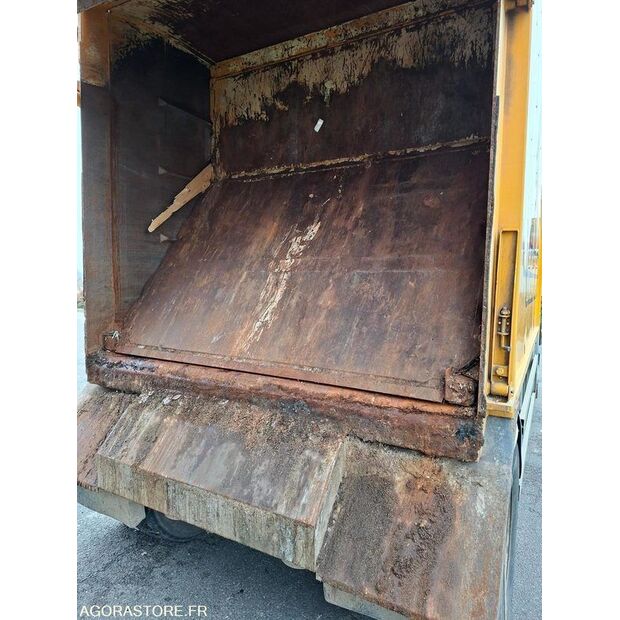 2009 Mercedes-Benz 1824-45106173