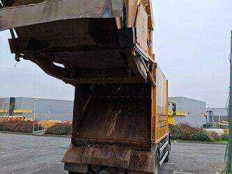 2009-mercedes-benz-1824-1408664-45106174