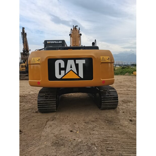 2024 كاتربيلر 320D-45106330