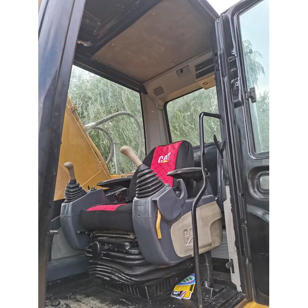 2024 كاتربيلر 320D-45106336