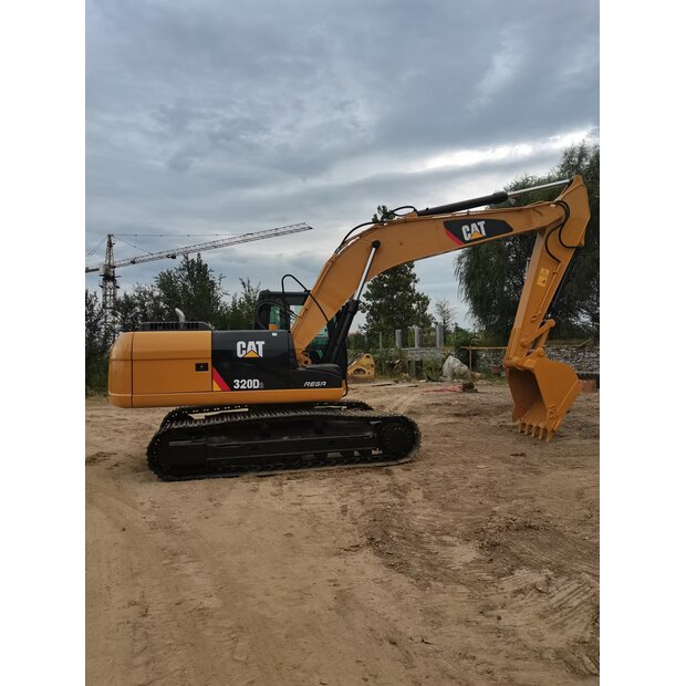 2024 كاتربيلر 320D-45106352