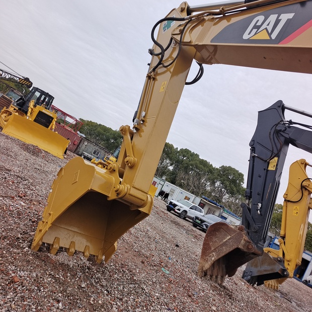 2023 كاتربيلر 320D-45106484