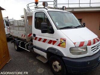 صورة ل شاحنات مسطحة 2003 رينو Mascott