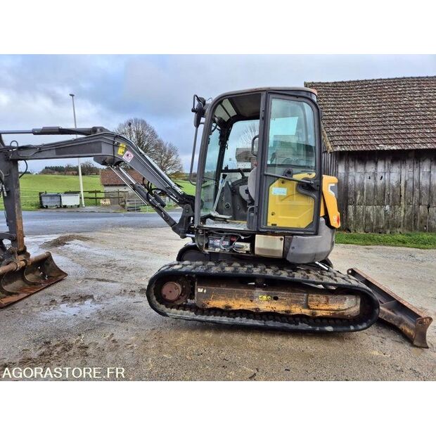 2016 فولفو ECR50D-45106650