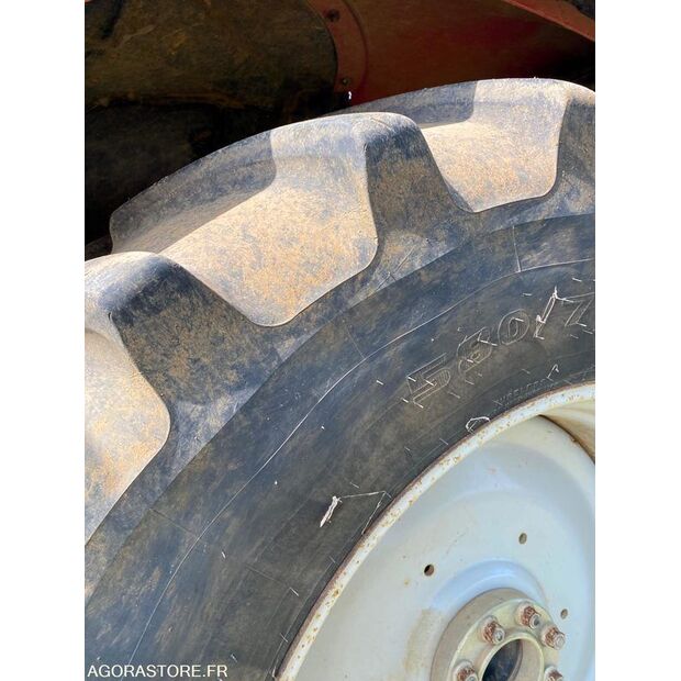 2002 Massey Ferguson 8210-45106773