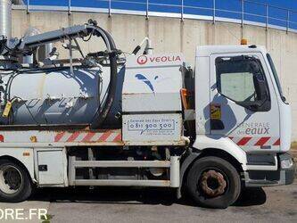 صورة ل المركبات التجارية 2002 رينو Midlum