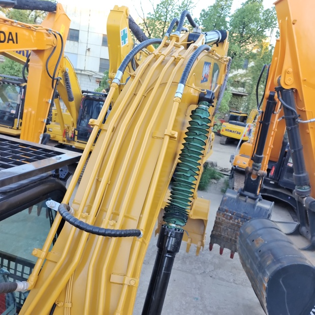 2024 Caterpillar 320D2GC-45107079