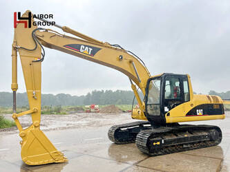 صورة ل حفارات مجنزرة 2022 كاتربيلر 320CL