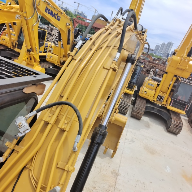 2024 كاتربيلر 323D-45107338