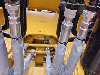 2024-caterpillar-323d-1408740-45107348