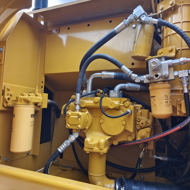 2024 Caterpillar 323D-45107351