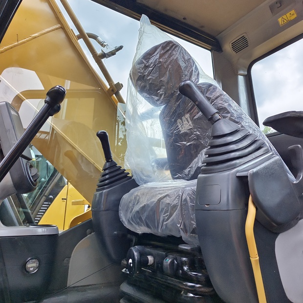 2024 Caterpillar 323D-45107354