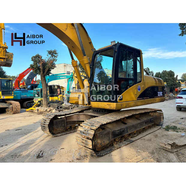 2020 Caterpillar 320C-45107486