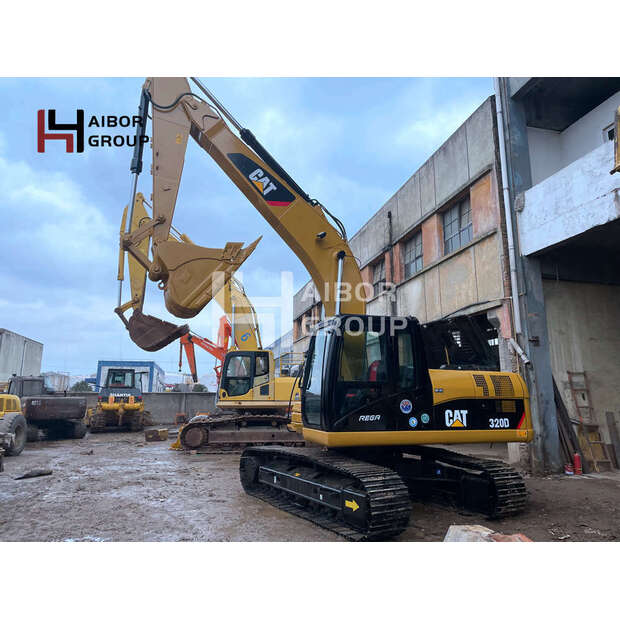 2017 Caterpillar 2320D-45107623