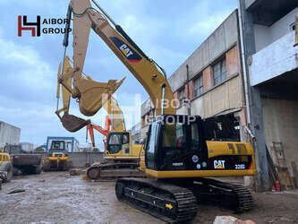 2017-caterpillar-2320d-45107623