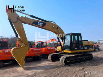 2017-caterpillar-2320d-45107624