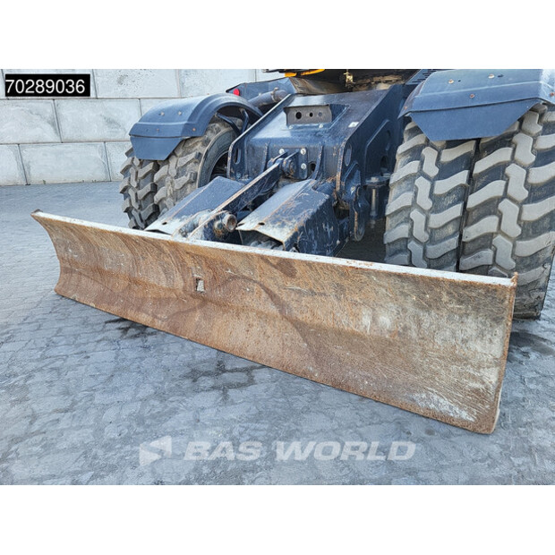 2017 جيه سي بي HD110W-45107674